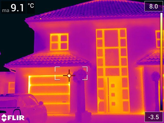 Afbeelding huis met FLIR warmtebeeldcamera