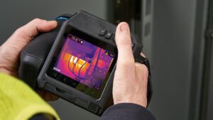 FLIR T530 thermal imaging camera