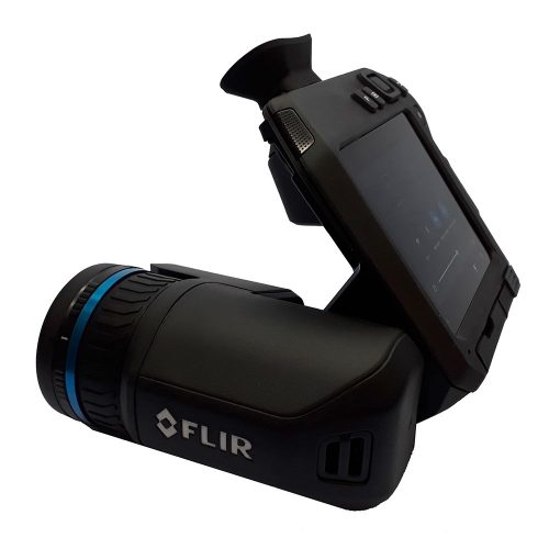 Caméra thermique FLIR T865 en vue latérale. La plate-forme de l'objectif est tournée à un angle aigu.