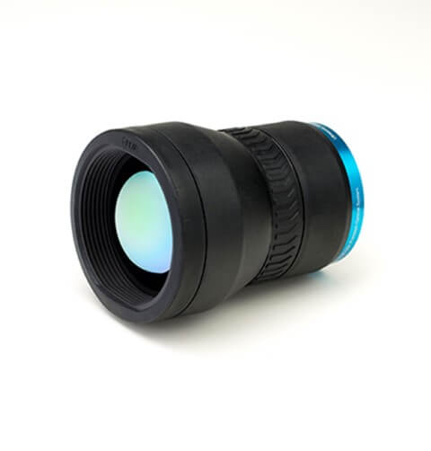 12 graden lens voor de FLIR T1020 thermische camera. Rond de buitenkant van de lens zit een blauw randje.