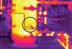 Image thermographique d'une fuite de gaz naturel.