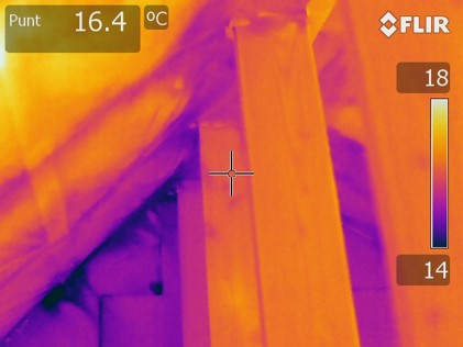 Thermische afbeelding van luchtinfiltratie.